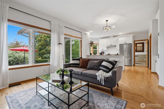 2297 NE Thistle Court, Poulsbo, WA 98370