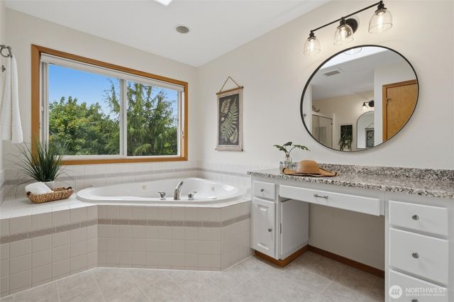 2297 NE Thistle Court, Poulsbo, WA 98370