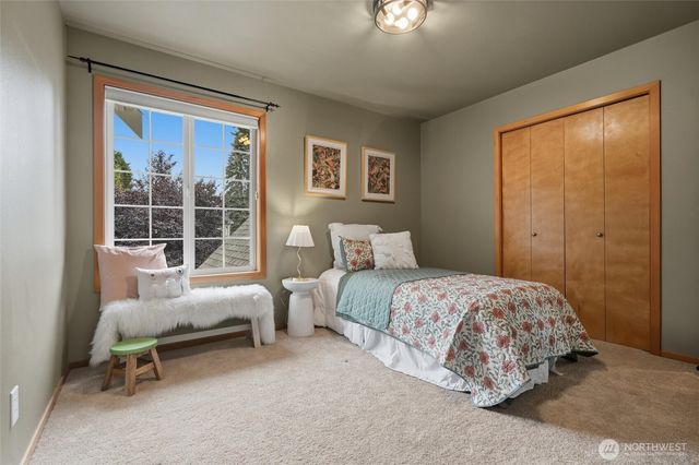 2297 NE Thistle Court, Poulsbo, WA 98370