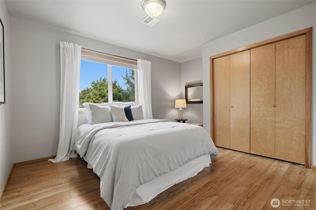2297 NE Thistle Court, Poulsbo, WA 98370