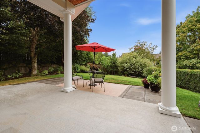 2297 NE Thistle Court, Poulsbo, WA 98370