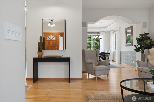 2297 NE Thistle Court, Poulsbo, WA 98370