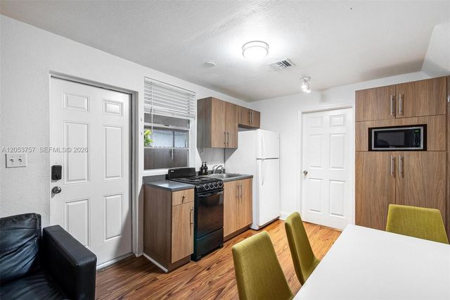 3629 SW 12th St B, Miami, FL 33135