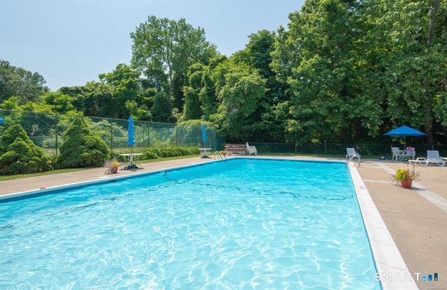 112 East Gate Lane 112, Hamden, CT 06514