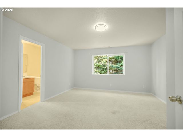 12675 Sw NIGHT HERON Ln 102, Beaverton, OR 97007