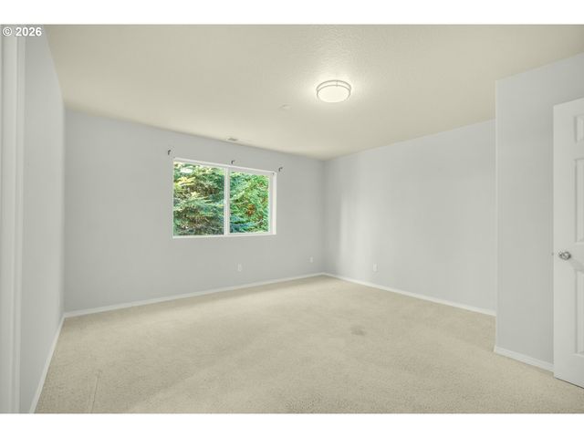 12675 Sw NIGHT HERON Ln 102, Beaverton, OR 97007