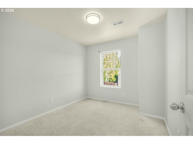 12675 Sw NIGHT HERON Ln 102, Beaverton, OR 97007
