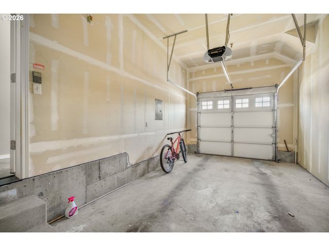 12675 Sw NIGHT HERON Ln 102, Beaverton, OR 97007