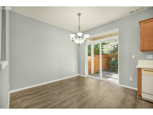 12675 Sw NIGHT HERON Ln 102, Beaverton, OR 97007