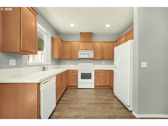 12675 Sw NIGHT HERON Ln 102, Beaverton, OR 97007