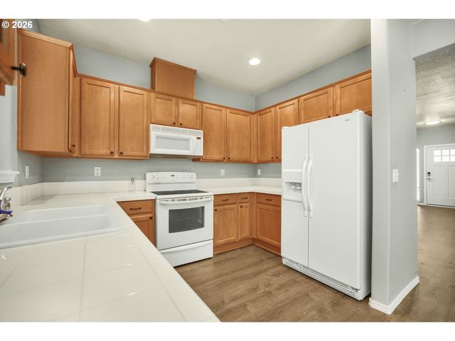 12675 Sw NIGHT HERON Ln 102, Beaverton, OR 97007