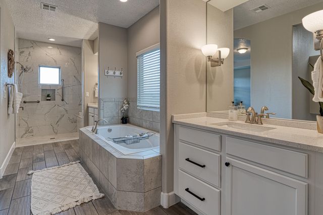 1954 CASTLE PEAK Loop NE, Rio Rancho, NM 87144