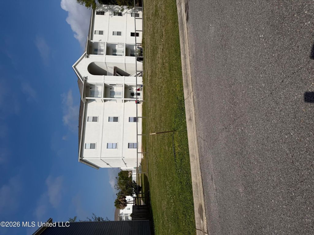 Oak Alley Lane, Long Beach, MS 39560