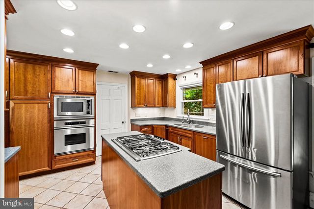11220 DAHLGREN RD, King George, VA 22485