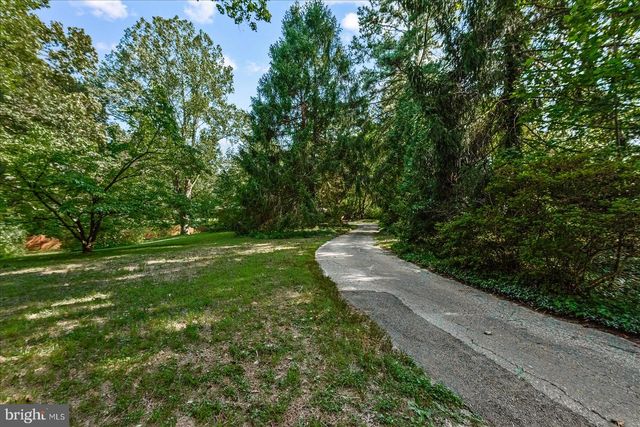 11220 DAHLGREN RD, King George, VA 22485