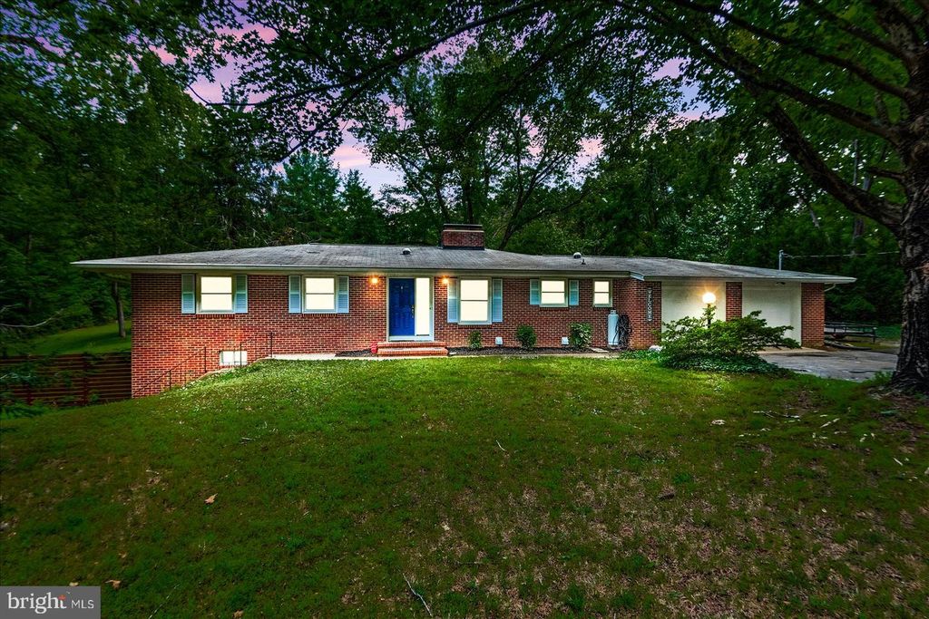 11220 DAHLGREN RD, King George, VA 22485