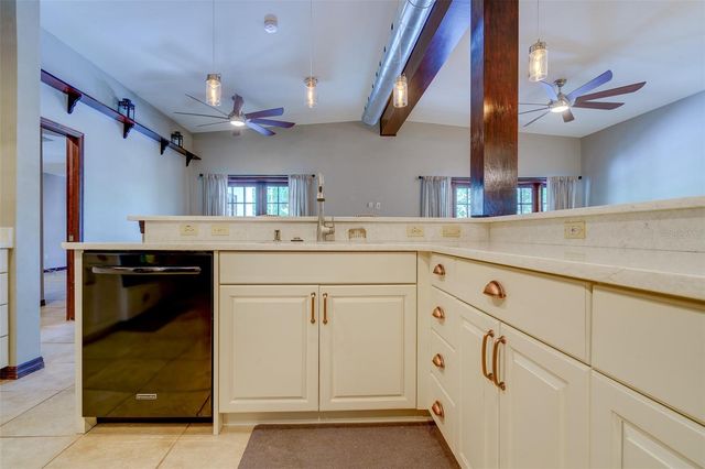 215 GARDEN CIRCLE, Belleair, FL 33756