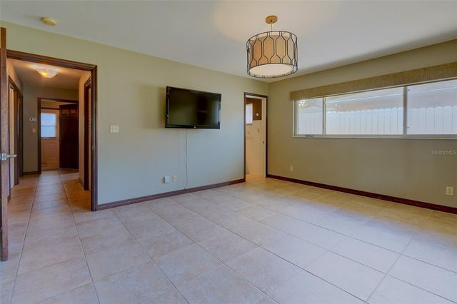 215 GARDEN CIRCLE, Belleair, FL 33756