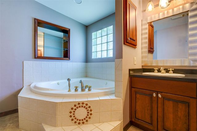 215 GARDEN CIRCLE, Belleair, FL 33756