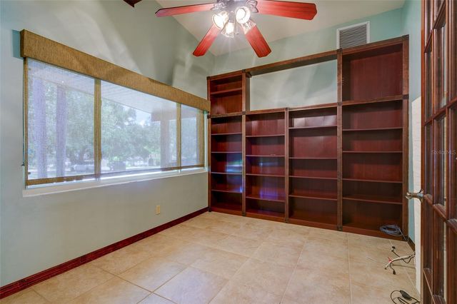 215 GARDEN CIRCLE, Belleair, FL 33756