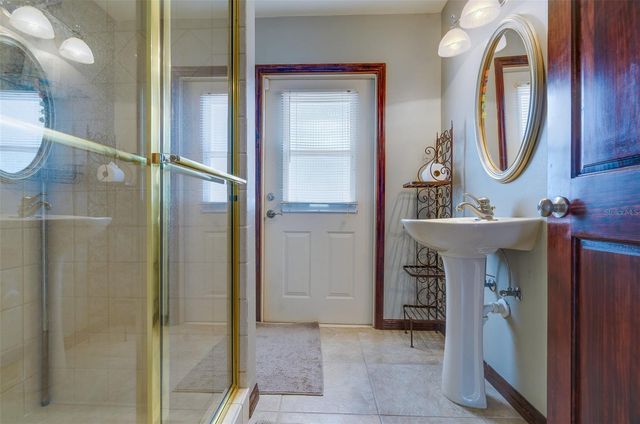 215 GARDEN CIRCLE, Belleair, FL 33756