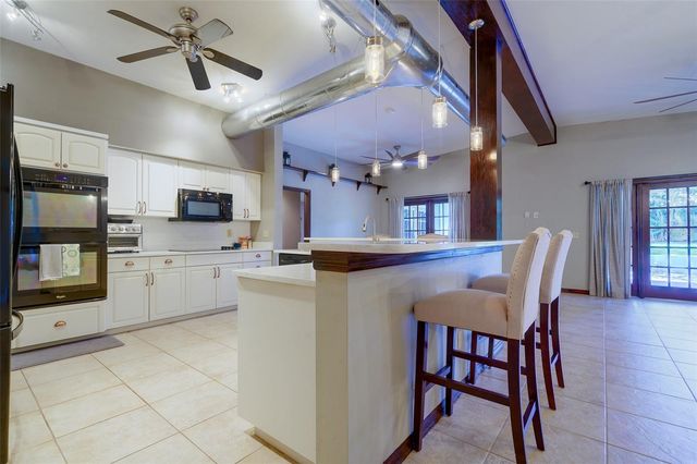 215 GARDEN CIRCLE, Belleair, FL 33756