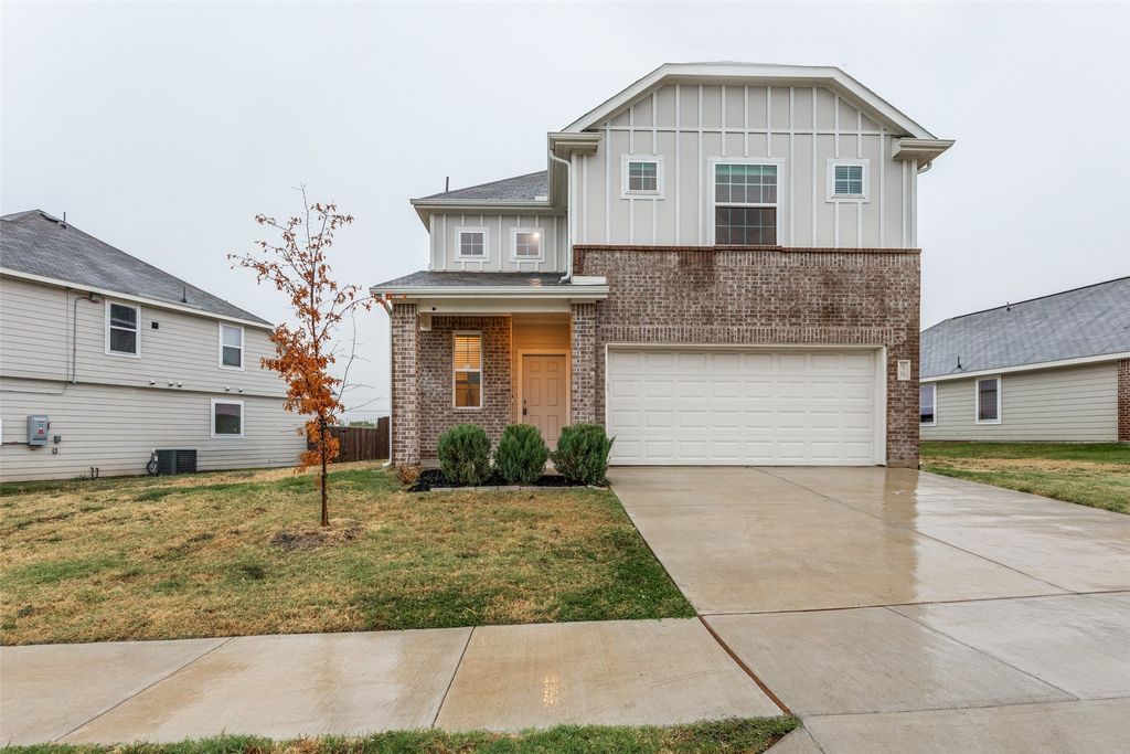829 Jetliner Avenue, Fort Worth, TX 76131 — exterior