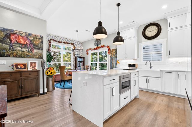 126 Sunset Ave, Clarksville, IN 47129