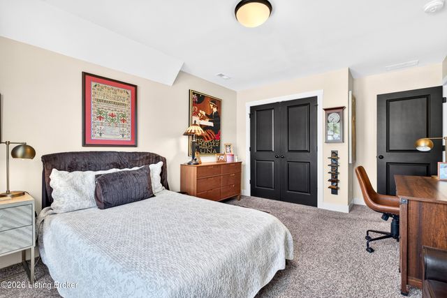 126 Sunset Ave, Clarksville, IN 47129