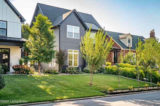 126 Sunset Ave, Clarksville, IN 47129
