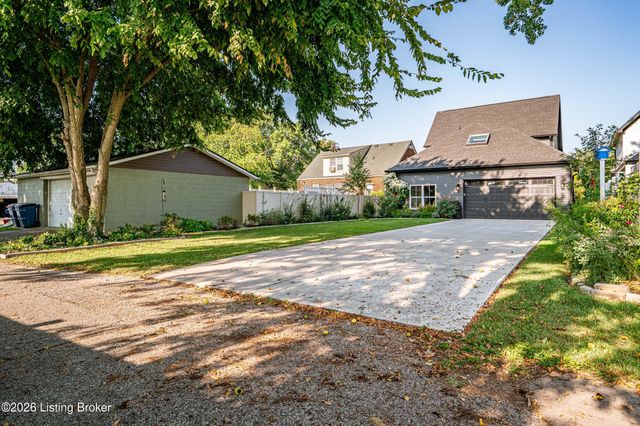 126 Sunset Ave, Clarksville, IN 47129