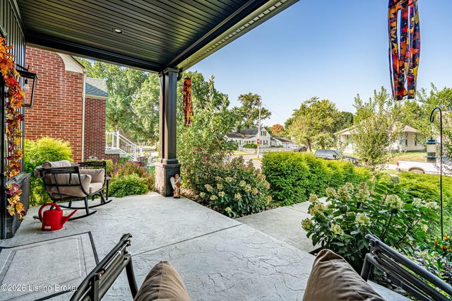 126 Sunset Ave, Clarksville, IN 47129