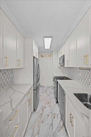 555 Kappock Street 11G, Bronx, NY 10463