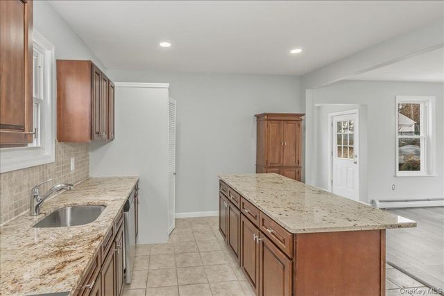 75 Anstice Street, Oyster Bay, NY 11771