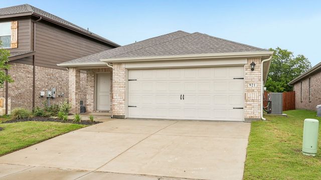 921 Jefferson Way, Sherman, TX 75090