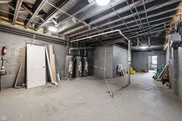 4520 W Jackson Boulevard, Chicago, IL 60624