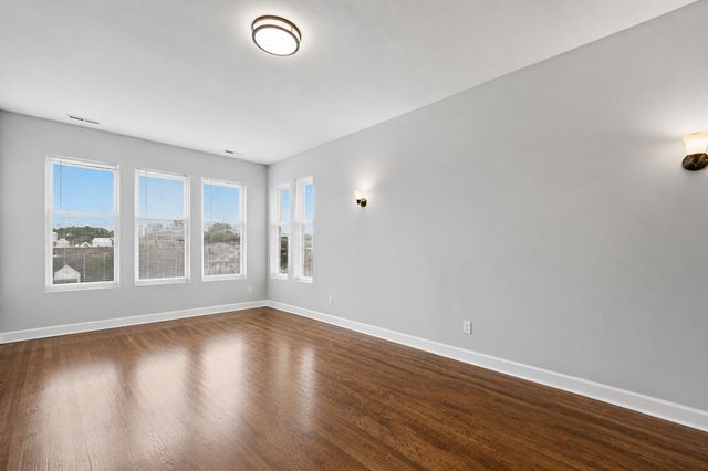 4520 W Jackson Boulevard, Chicago, IL 60624