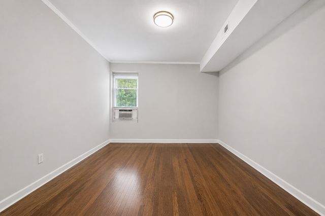 4520 W Jackson Boulevard, Chicago, IL 60624