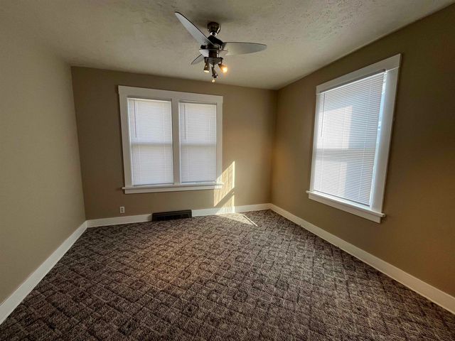 223 S 10th St, Salina, KS 67401