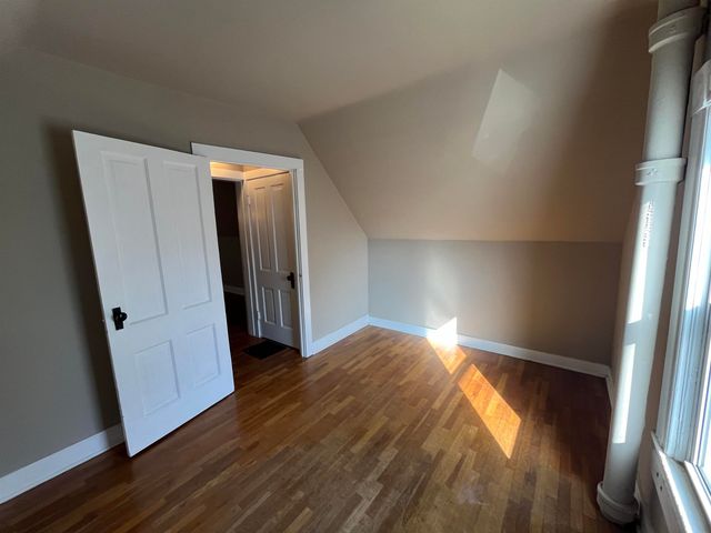 223 S 10th St, Salina, KS 67401