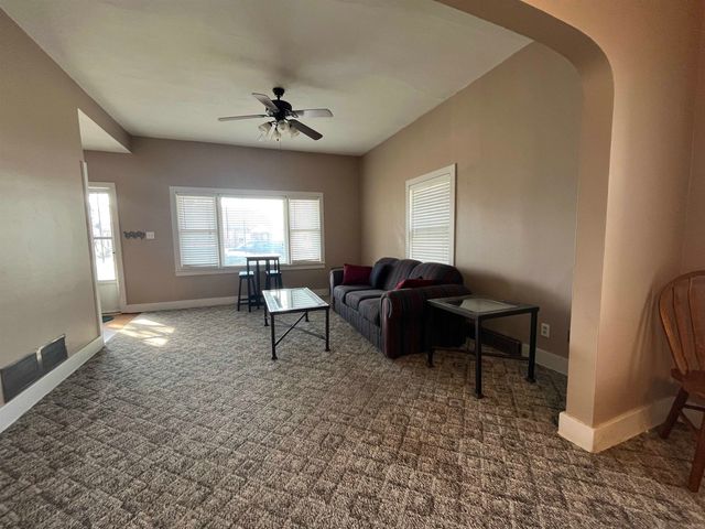 223 S 10th St, Salina, KS 67401