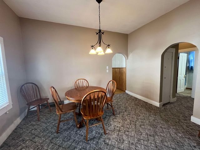 223 S 10th St, Salina, KS 67401