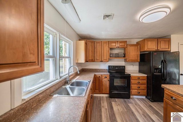 1542 US Hwy 60 W, Ledbetter, KY 42058