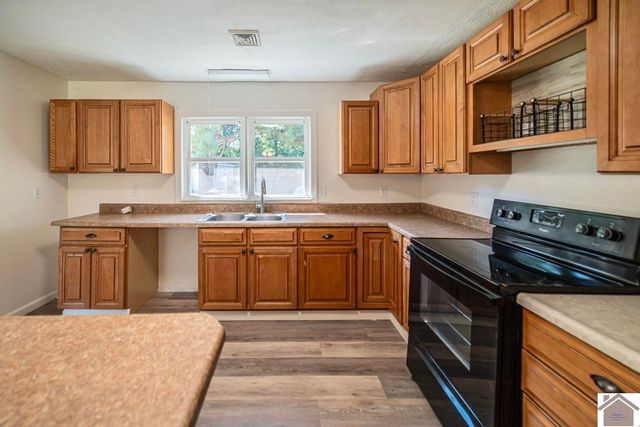 1542 US Hwy 60 W, Ledbetter, KY 42058