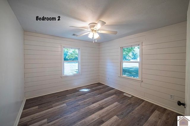 1542 US Hwy 60 W, Ledbetter, KY 42058