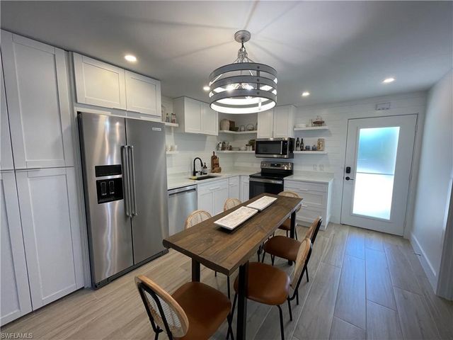 1417 Chesapeake AVE # 101, Naples, FL 34102