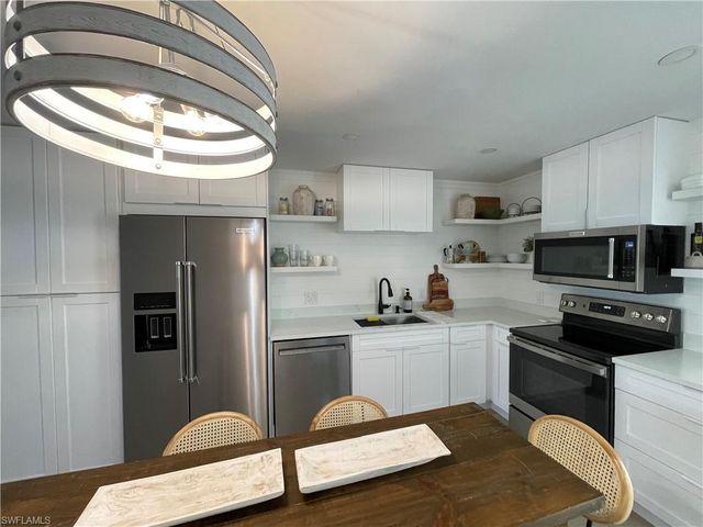 1417 Chesapeake AVE # 101, Naples, FL 34102