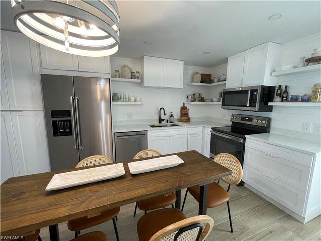 1417 Chesapeake AVE # 101, Naples, FL 34102