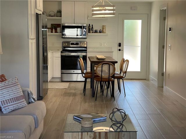 1417 Chesapeake AVE # 101, Naples, FL 34102