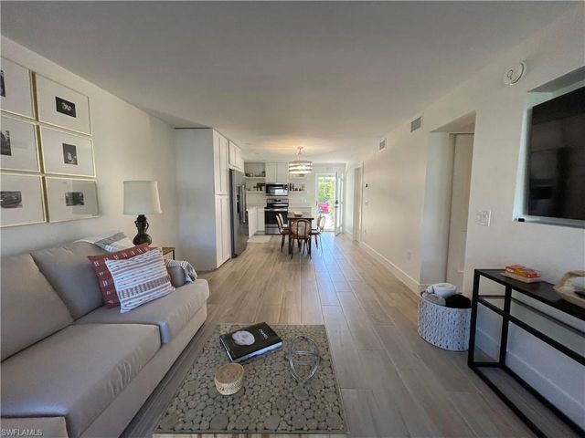 1417 Chesapeake AVE # 101, Naples, FL 34102